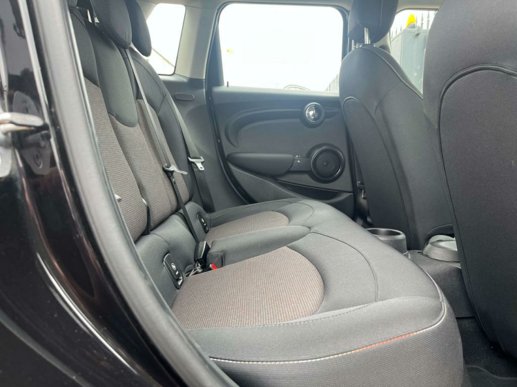 MINI One 1.5i Hatchback 32.000km Navigatie/Cruise/PDC/BLTH! Leconte Motors