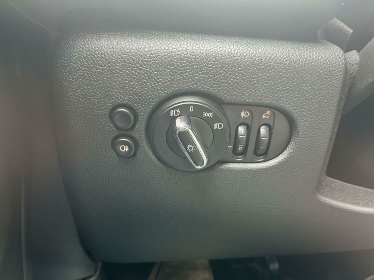 MINI One 1.5i Hatchback 32.000km Navigatie/Cruise/PDC/BLTH! Leconte Motors