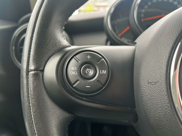 MINI One 1.5i Hatchback 32.000km Navigatie/Cruise/PDC/BLTH! Leconte Motors