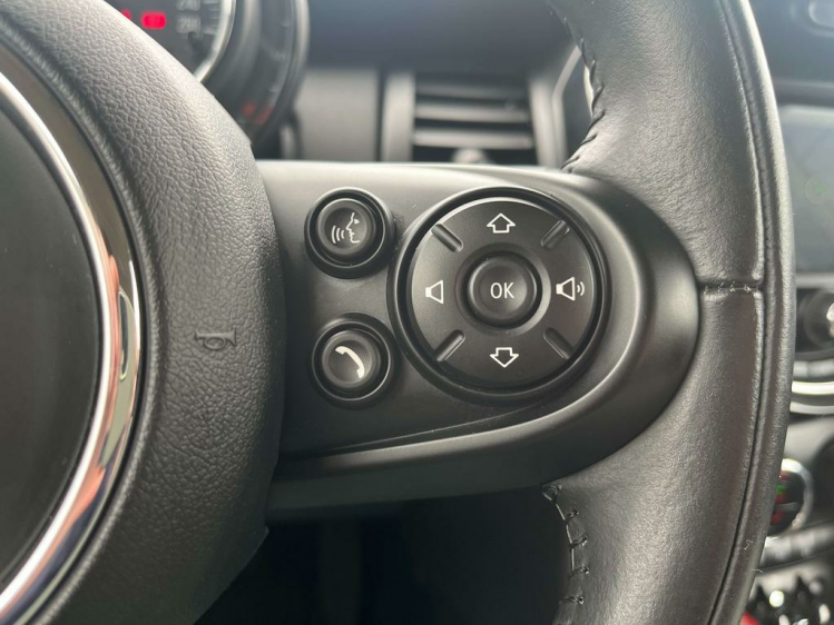 MINI One 1.5i Hatchback 32.000km Navigatie/Cruise/PDC/BLTH! Leconte Motors