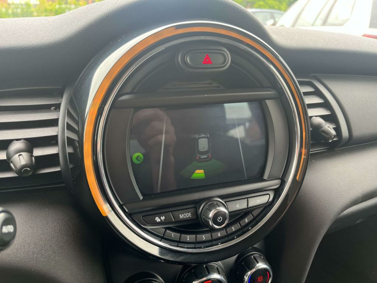 MINI One 1.5i Hatchback 32.000km Navigatie/Cruise/PDC/BLTH! Leconte Motors