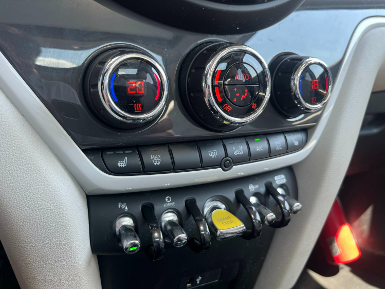 MINI Cooper SE Countryman 1.5A Plug In Hybrid LED/Pano/Sportzetels/Camera! Leconte Motors