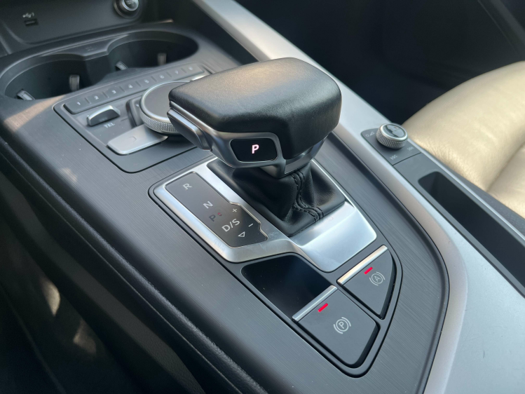Audi A4 35 TFSI S tronic Virtual/Matrix/Pano/Leder/Camera! Leconte Motors