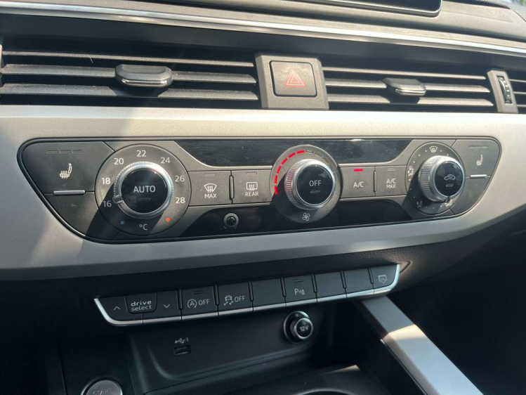 Audi A4 35 TFSI S tronic Virtual/Matrix/Pano/Leder/Camera! Leconte Motors