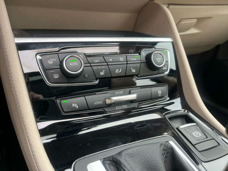 BMW 225 225xeA Plug In Hybrid Pano/LED/HUD/Navi-Pro/CAM!! Leconte Motors