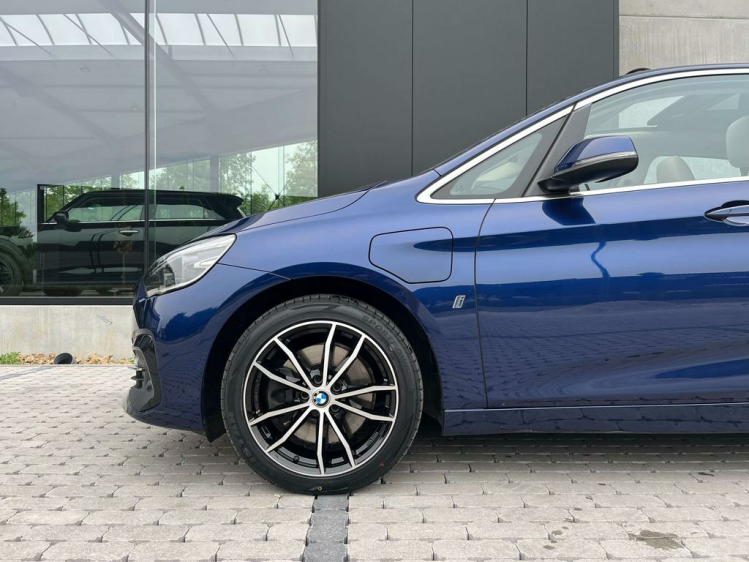 BMW 225 225xeA Plug In Hybrid Pano/LED/HUD/Navi-Pro/CAM!! Leconte Motors