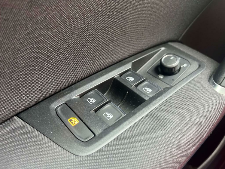 Volkswagen Touran 1.6 TDi Highline DSG 7-zitpl/Navigatie/Camera/ACC! Leconte Motors