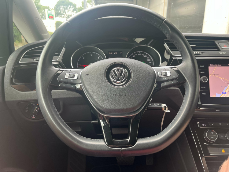 Volkswagen Touran 1.6 TDi Highline DSG 7-zitpl/Navigatie/Camera/ACC! Leconte Motors