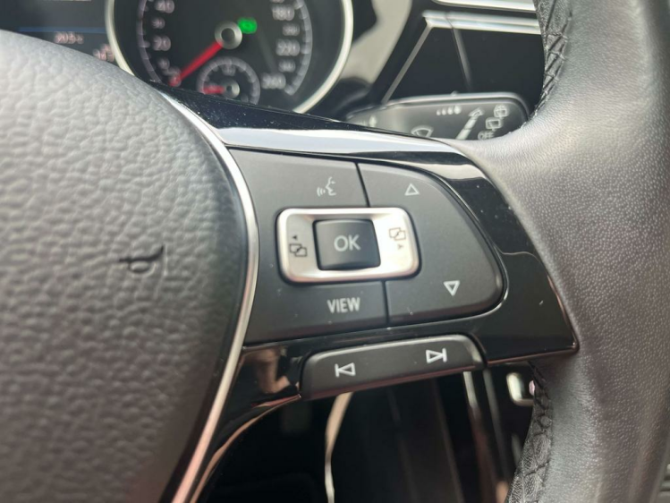 Volkswagen Touran 1.6 TDi Highline DSG 7-zitpl/Navigatie/Camera/ACC! Leconte Motors