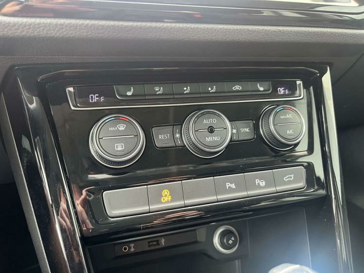 Volkswagen Touran 1.6 TDi Highline DSG 7-zitpl/Navigatie/Camera/ACC! Leconte Motors