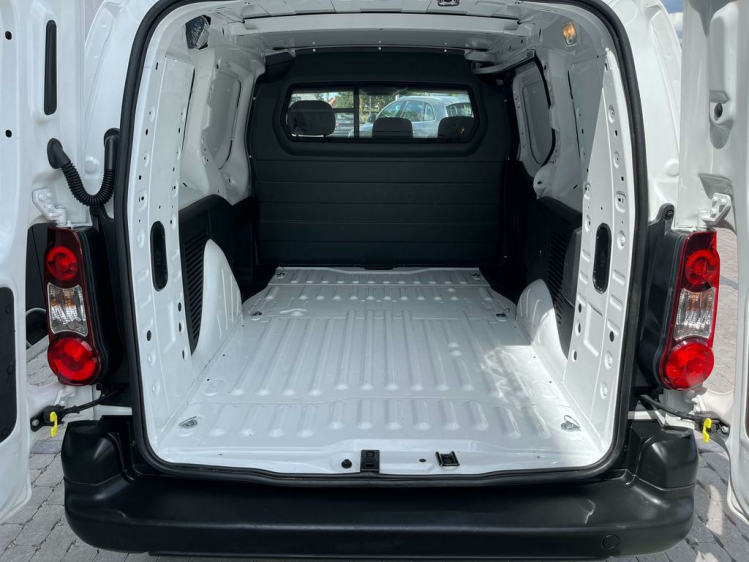 Peugeot Partner 1.6HDI Lichte Vracht L2 3-zit Galicia Schuifdeur Leconte Motors