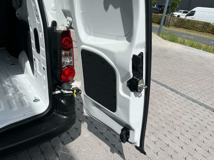Peugeot Partner 1.6HDI Lichte Vracht L2 3-zit Galicia Schuifdeur Leconte Motors