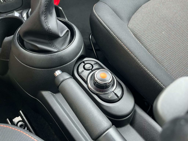 MINI One 1.5i Hatchback Navigatie/Cruise/PDC/Bluetooth/...! Leconte Motors