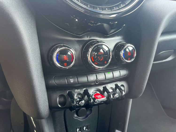 MINI One 1.5i Hatchback Navigatie/Cruise/PDC/Bluetooth/...! Leconte Motors