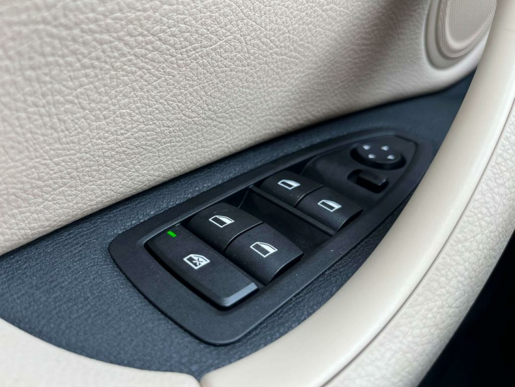 BMW X1 1.5iA sDrive18 LED/Panodak/Leder/Cruise/PDC/Zetelv Leconte Motors