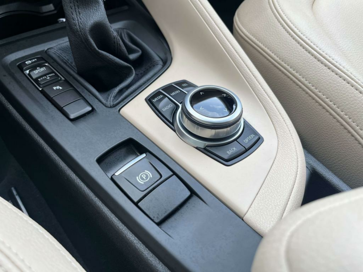 BMW X1 1.5iA sDrive18 LED/Panodak/Leder/Cruise/PDC/Zetelv Leconte Motors