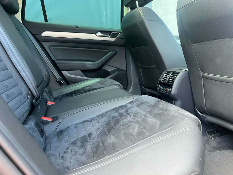 Volkswagen Passat Variant 1.4 TSI ACT Highline Virtual/Panodak/LED/Camera/.. Leconte Motors
