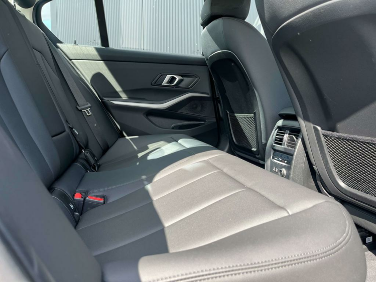 BMW 318 dA Berline LED/Navi-Pro/Leder/Camera/Apple-Carplay Leconte Motors