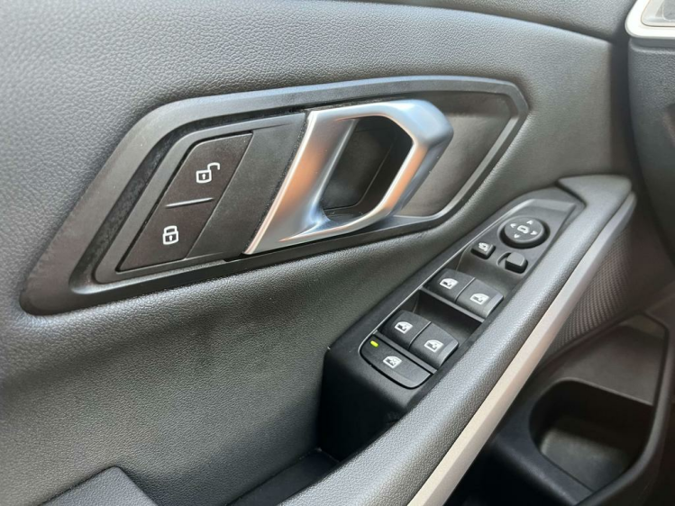 BMW 318 dA Berline LED/Navi-Pro/Leder/Camera/Apple-Carplay Leconte Motors