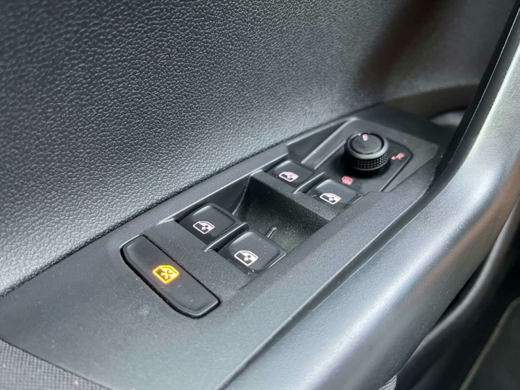 Volkswagen Polo 1.0i Comfortline Navigatie/Cruise/PDC/Bluetooth/.. Leconte Motors