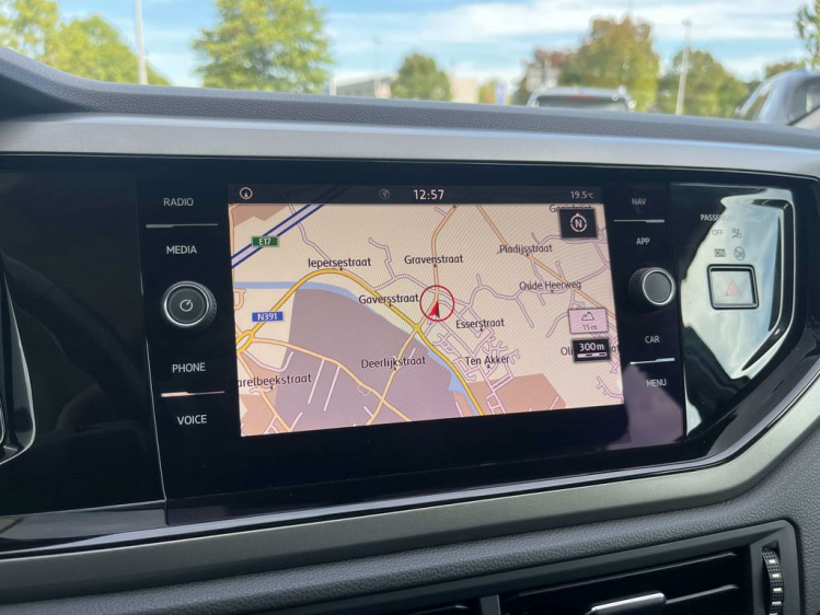 Volkswagen Polo 1.0i Comfortline Navigatie/Cruise/PDC/Bluetooth/.. Leconte Motors