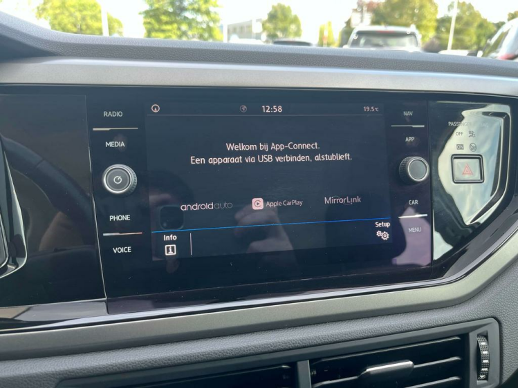 Volkswagen Polo 1.0i Comfortline Navigatie/Cruise/PDC/Bluetooth/.. Leconte Motors