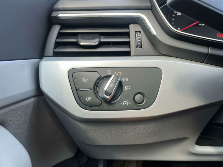 Audi A4 2.0 TDi S tronic Full LED Matrix/Sportzetels/PDC.. Leconte Motors