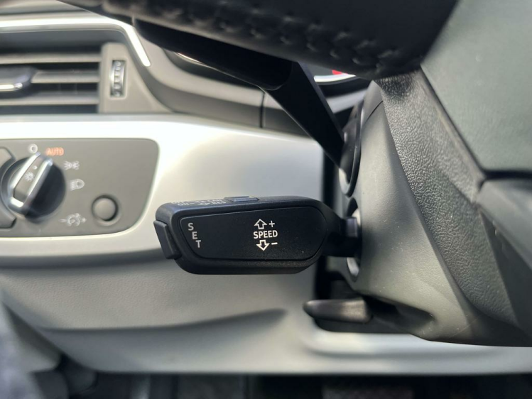 Audi A4 2.0 TDi S tronic Full LED Matrix/Sportzetels/PDC.. Leconte Motors