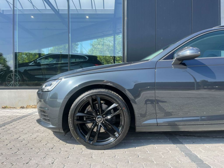 Audi A4 2.0 TDi S tronic Full LED Matrix/Sportzetels/PDC.. Leconte Motors