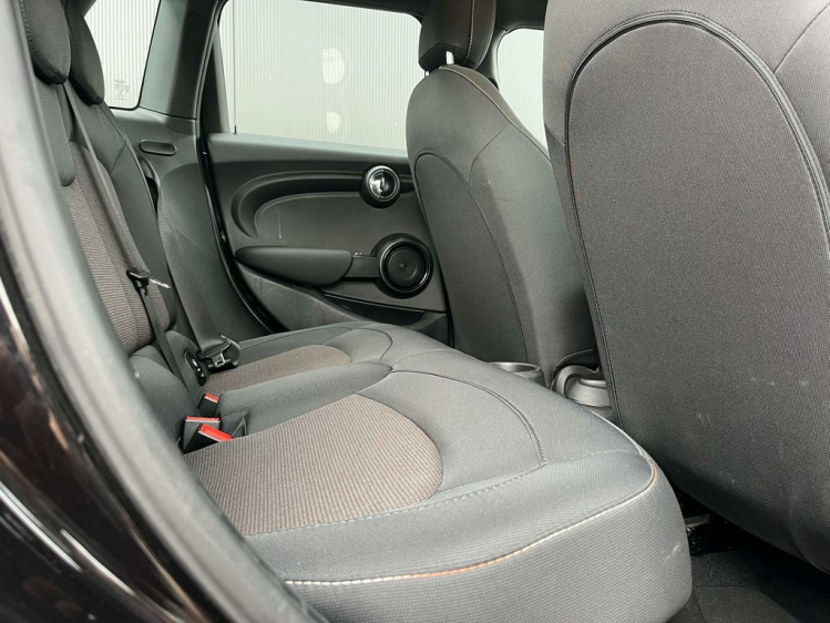 MINI One 1.5i Facelift Navigatie/Cruise/PDC/Bluetooth/Airco Leconte Motors