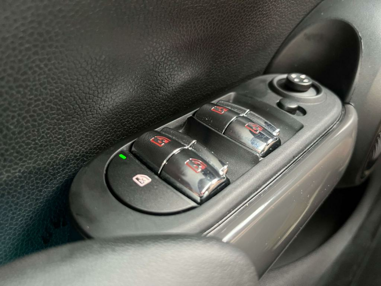 MINI One 1.5i Facelift Navigatie/Cruise/PDC/Bluetooth/Airco Leconte Motors