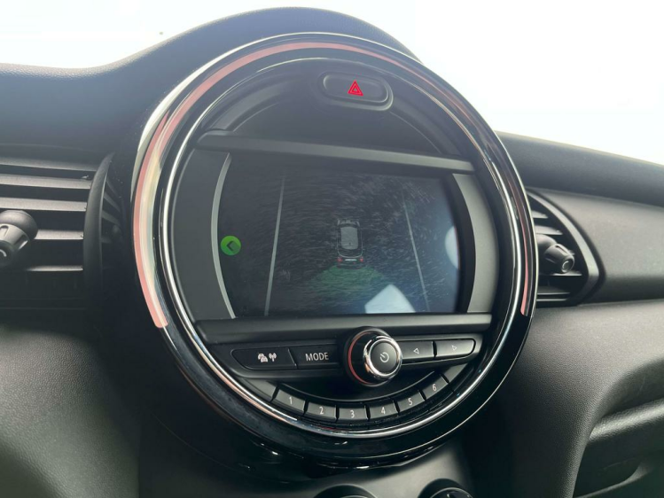 MINI One 1.5i Facelift Navigatie/Cruise/PDC/Bluetooth/Airco Leconte Motors