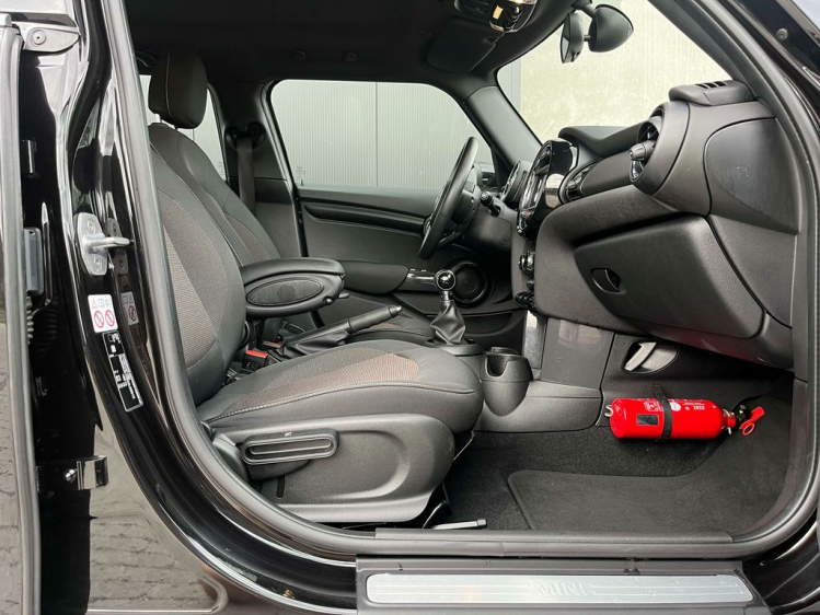 MINI One 1.5i Facelift Navigatie/Cruise/PDC/Bluetooth/Airco Leconte Motors