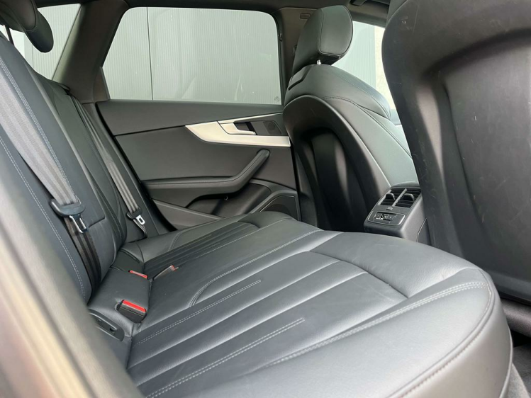 Audi A4 2.0 TFSI Quattro S tronic S-Line Panodak/Leder/CAM Leconte Motors