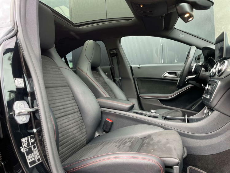 Mercedes-Benz CLA 180 Coupé AMG-PACK DCT Panodak/LED/Gps/Camera/...! Leconte Motors