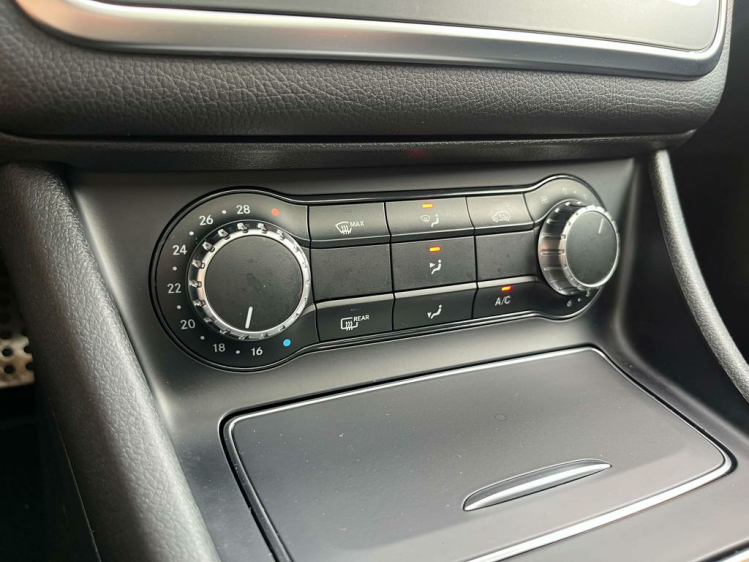 Mercedes-Benz CLA 180 Coupé AMG-PACK DCT Panodak/LED/Gps/Camera/...! Leconte Motors