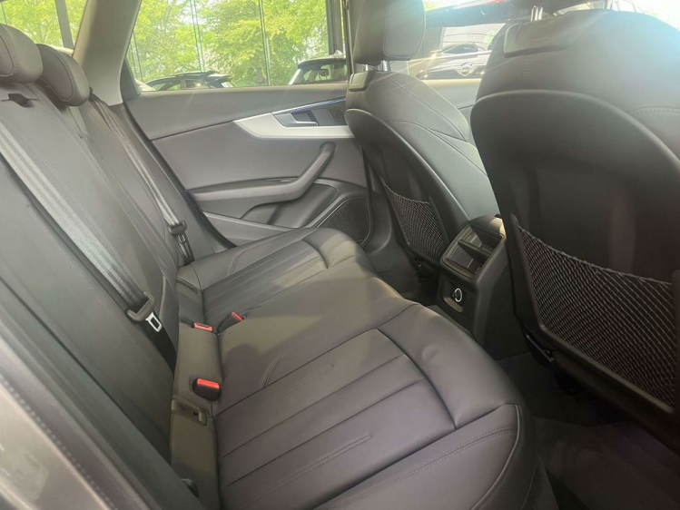 Audi A4 30 TDi S-Tronic Virtual/Panodak/Matrix/Sportzetels Leconte Motors