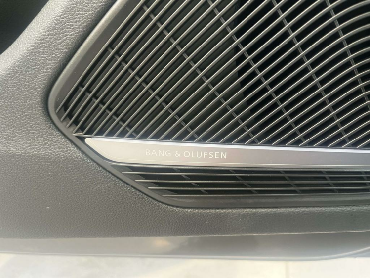 Audi A4 30 TDi S-Tronic Virtual/Panodak/Matrix/Sportzetels Leconte Motors