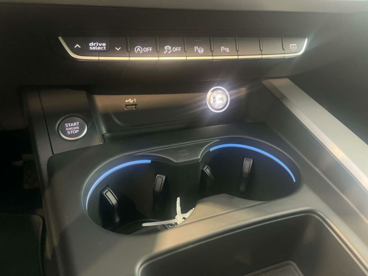 Audi A4 30 TDi S-Tronic Virtual/Panodak/Matrix/Sportzetels Leconte Motors