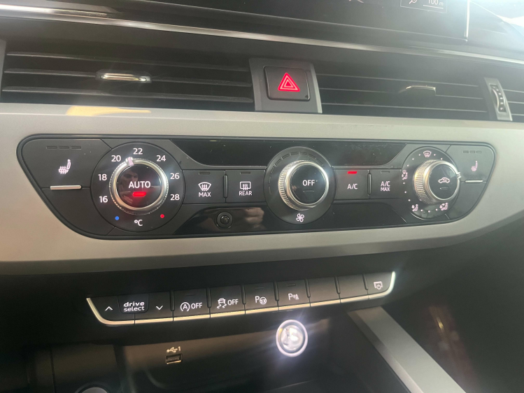 Audi A4 30 TDi S-Tronic Virtual/Panodak/Matrix/Sportzetels Leconte Motors