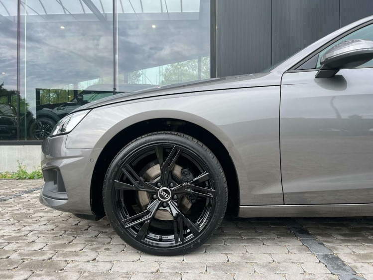 Audi A4 30 TDi S-Tronic Virtual/Panodak/Matrix/Sportzetels Leconte Motors