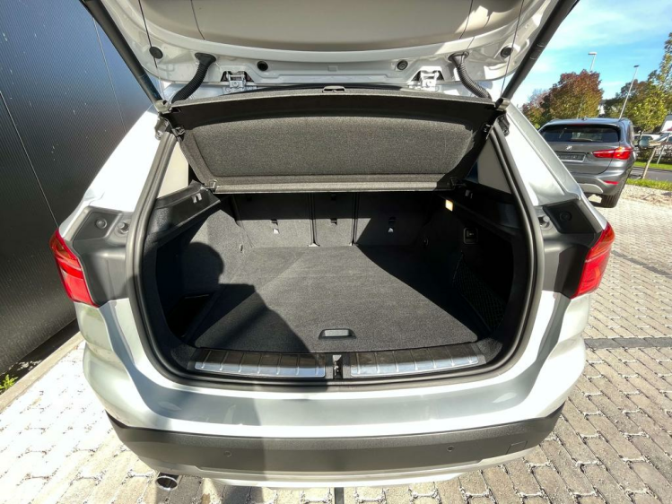 BMW X1 1.5iA sDrive18 X-Line Full-LED/Leder/Gps/Trekhaak Leconte Motors