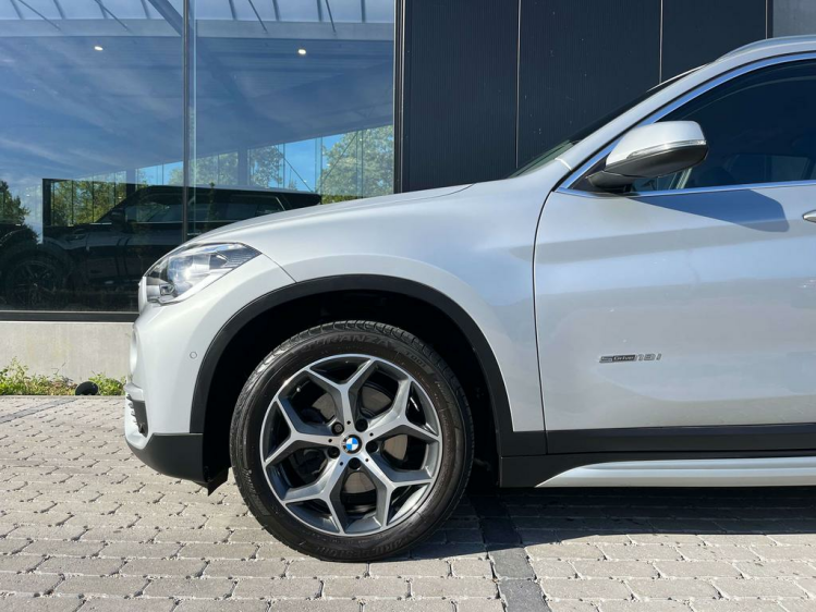 BMW X1 1.5iA sDrive18 X-Line Full-LED/Leder/Gps/Trekhaak Leconte Motors