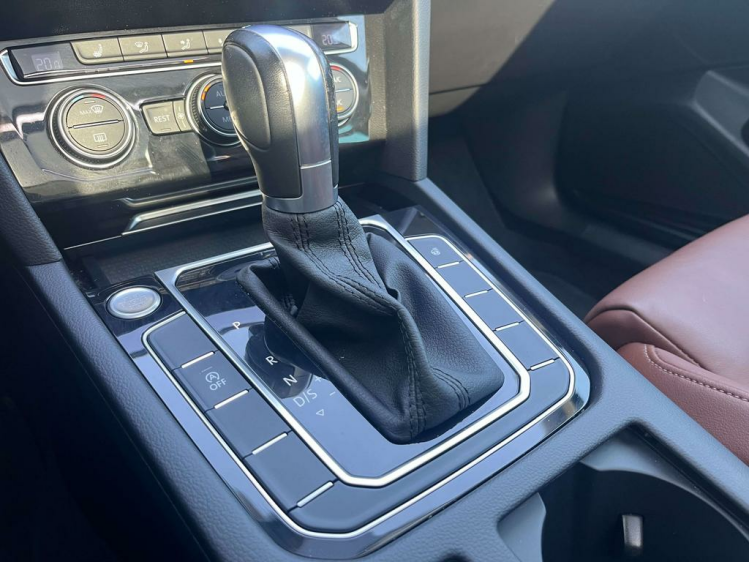 Volkswagen Passat Variant 2.0 TDi Highline DSG Panodak/Leder/Gps/Camera/ACC Leconte Motors