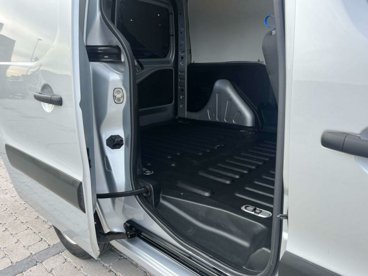 Citroen Berlingo 1.6HDI Lichte Vracht 3-zit Gps/Cruise/Trekhaak/AC Leconte Motors