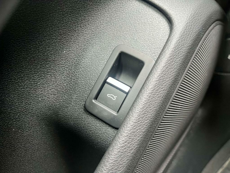 Audi A4 35 TDi Sport S tronic LED-Matrix/Sportzetels/PDC.. Leconte Motors