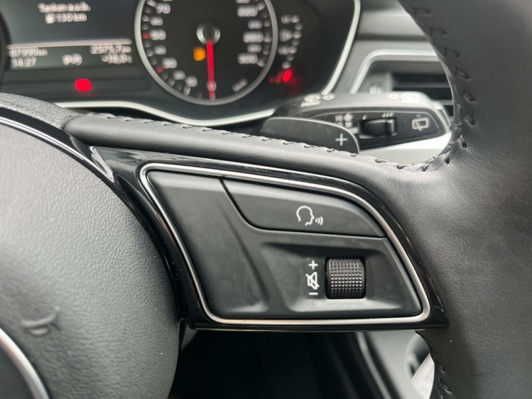 Audi A4 35 TDi Sport S tronic LED-Matrix/Sportzetels/PDC.. Leconte Motors