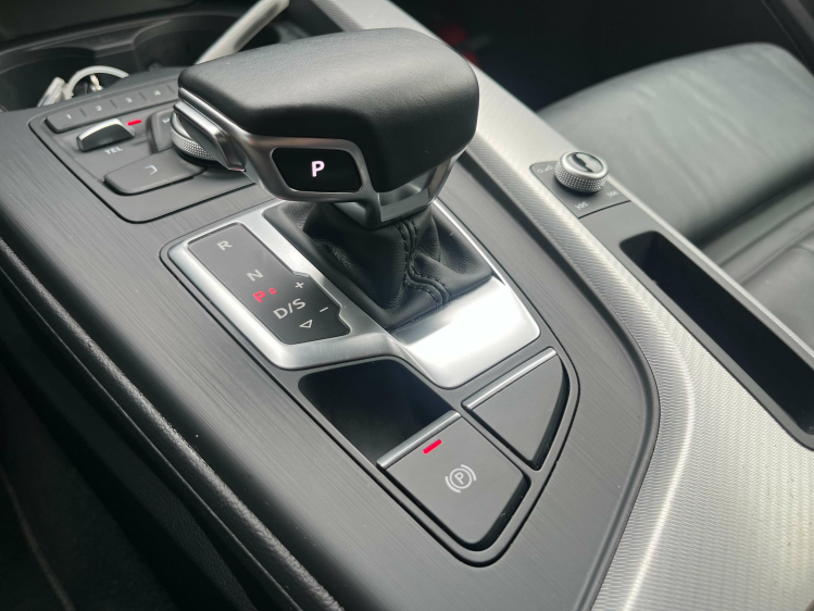 Audi A4 35 TDi Sport S tronic LED-Matrix/Sportzetels/PDC.. Leconte Motors