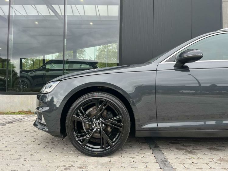 Audi A4 35 TDi Sport S tronic LED-Matrix/Sportzetels/PDC.. Leconte Motors