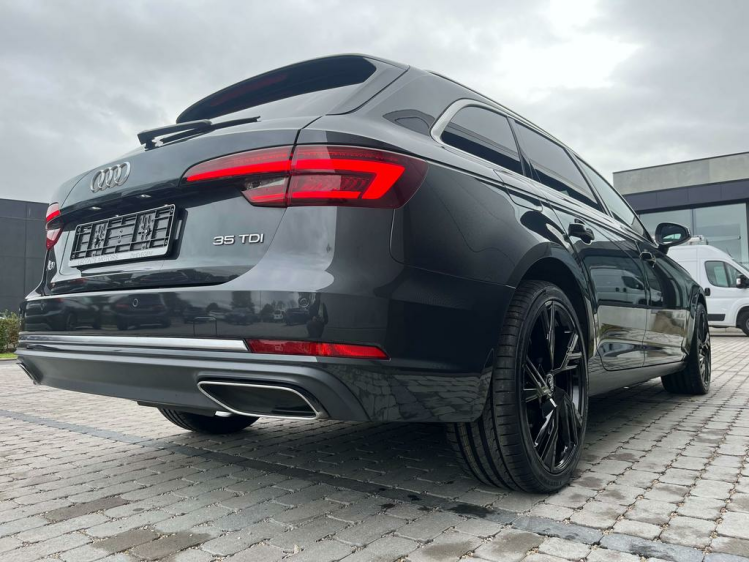 Audi A4 35 TDi Sport S tronic LED-Matrix/Sportzetels/PDC.. Leconte Motors